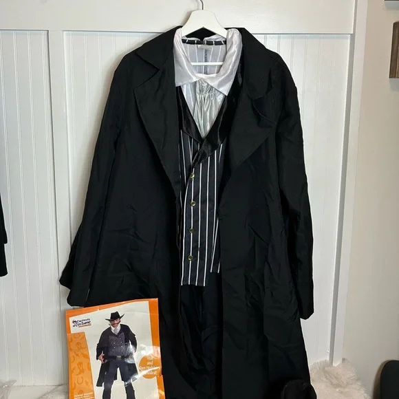 California Costumes Gunfighter Adult Costume.. Size Large (42-44) - Picture 3 of 16